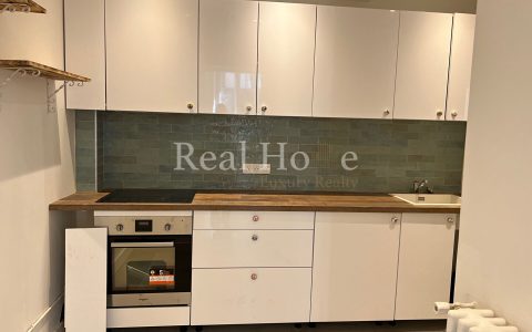 7f579227